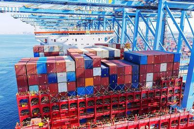 2024年我國(guó)服務(wù)進(jìn)出口總額首破1萬(wàn)億美元 游戲產(chǎn)品運(yùn)營(yíng)展現(xiàn)強(qiáng)勁動(dòng)力