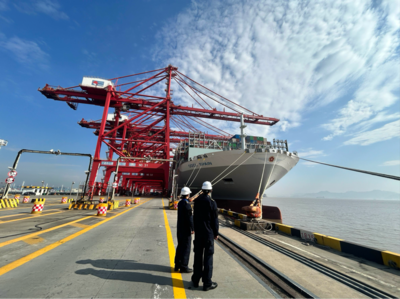 寧波舟山港2024年首批外貿(mào)新能源汽車順利出海，助力綠色貿(mào)易與技術(shù)出口